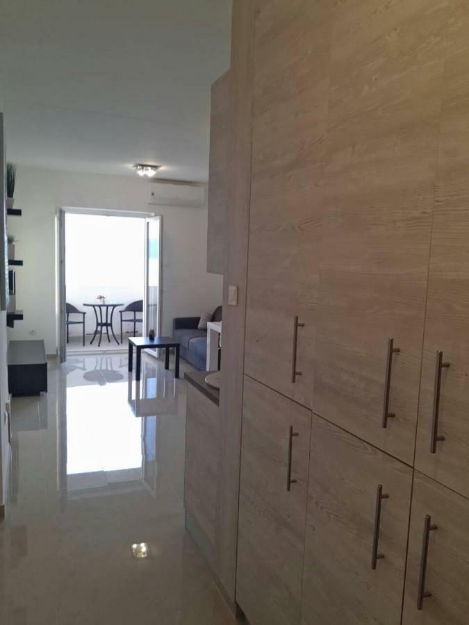 Studio Apartment Novi Vinodolski Exterior foto